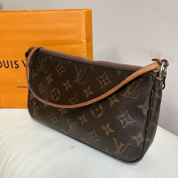 Louis Vuitton Pochette accessories - Picture 1 of 15